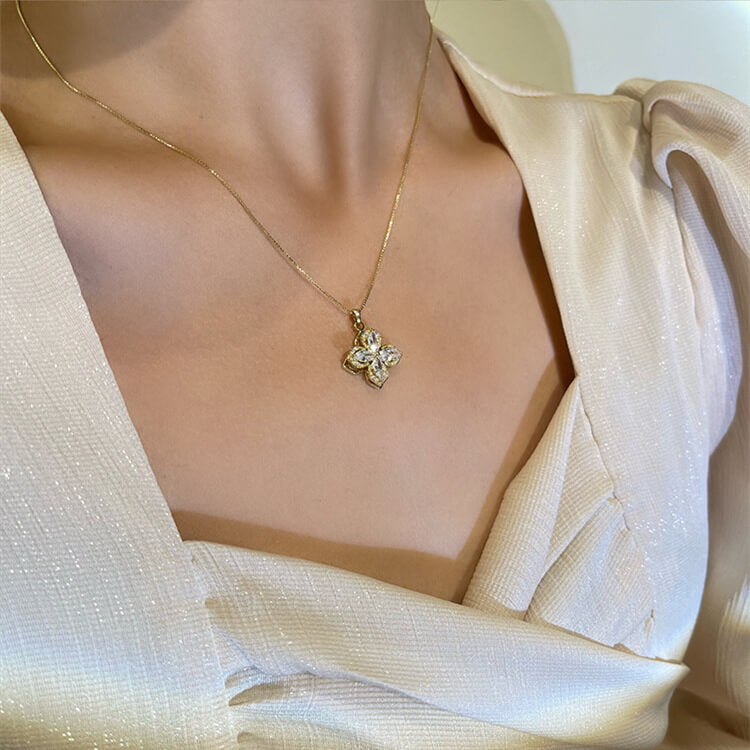 Collar Flor Giratoria