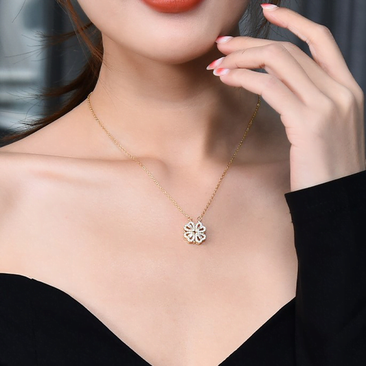 COLLAR DE TRÉBOL DE CUATRO CORAZONES